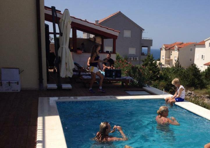 Royale With Shared Pool Appartamento Hvar Town